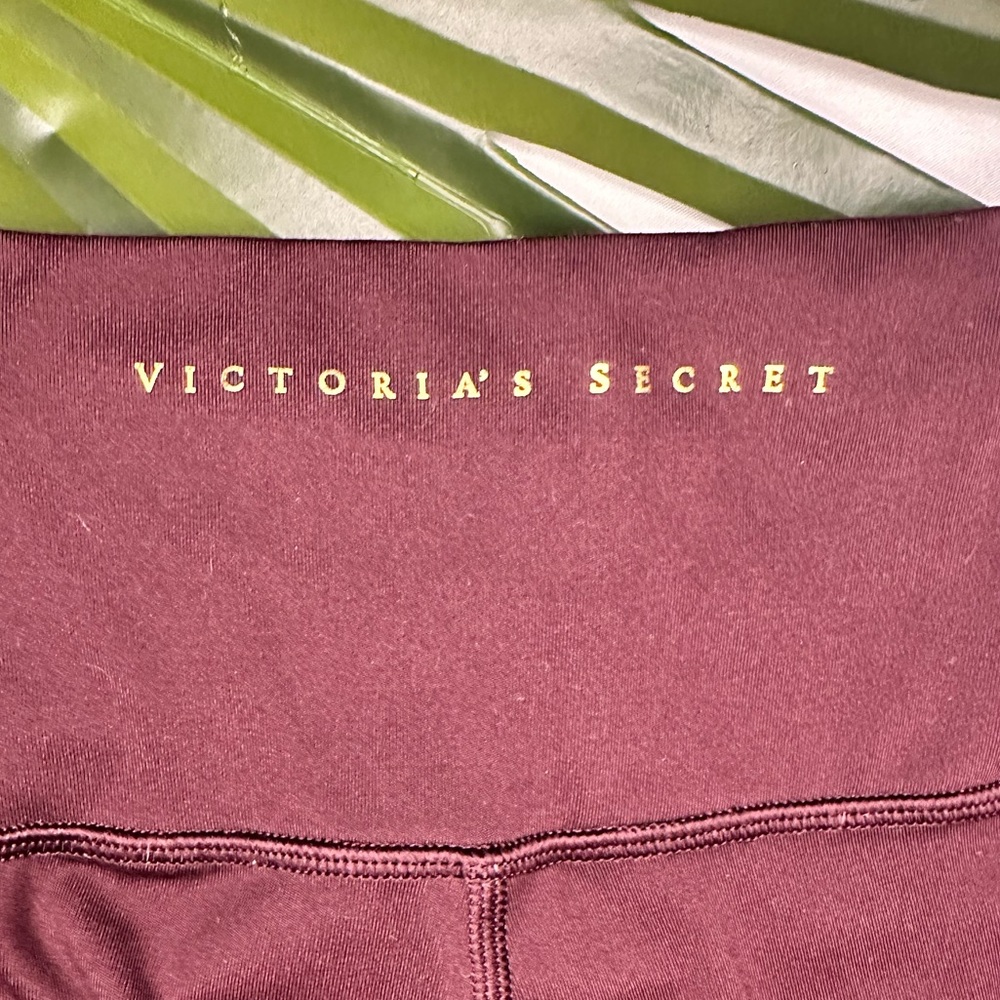 Victoria’s Secret Leggings With Deep Pockets - Picture 2 of 6